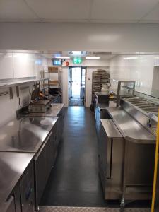 High specification commercial kitchen cleaning services