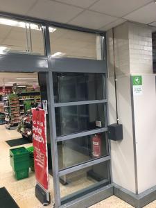 Commercial window cleaning services